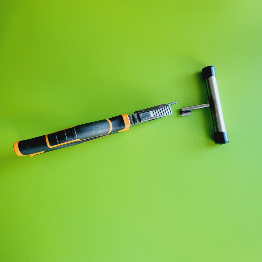 Making keychain hook auxiliary tools - folding pliers