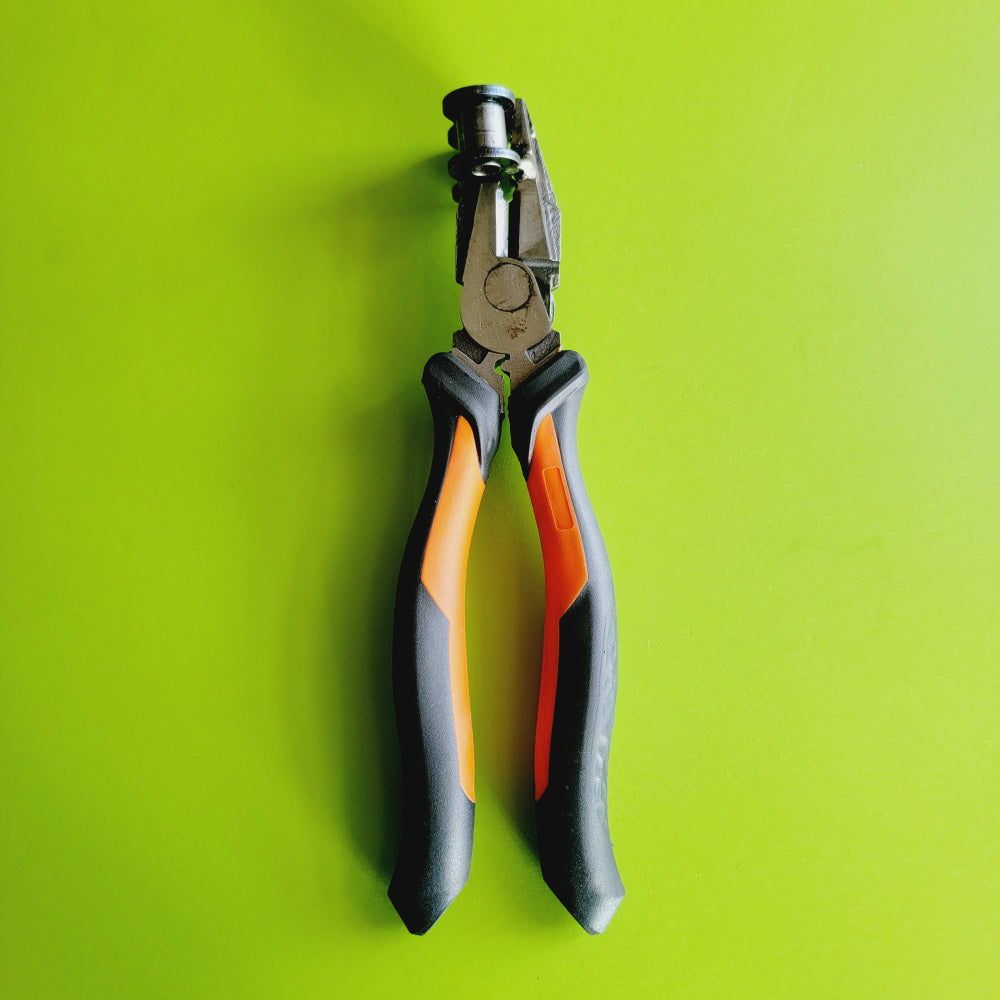 Making wire keychain hook auxiliary tools - wire folding pliers