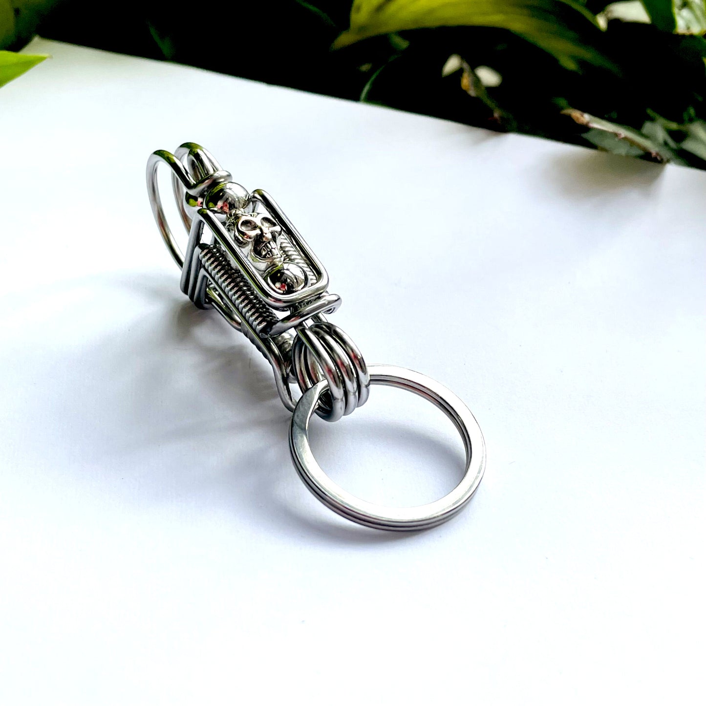 Fashion Skull Handmade Wire Keychain Gifts